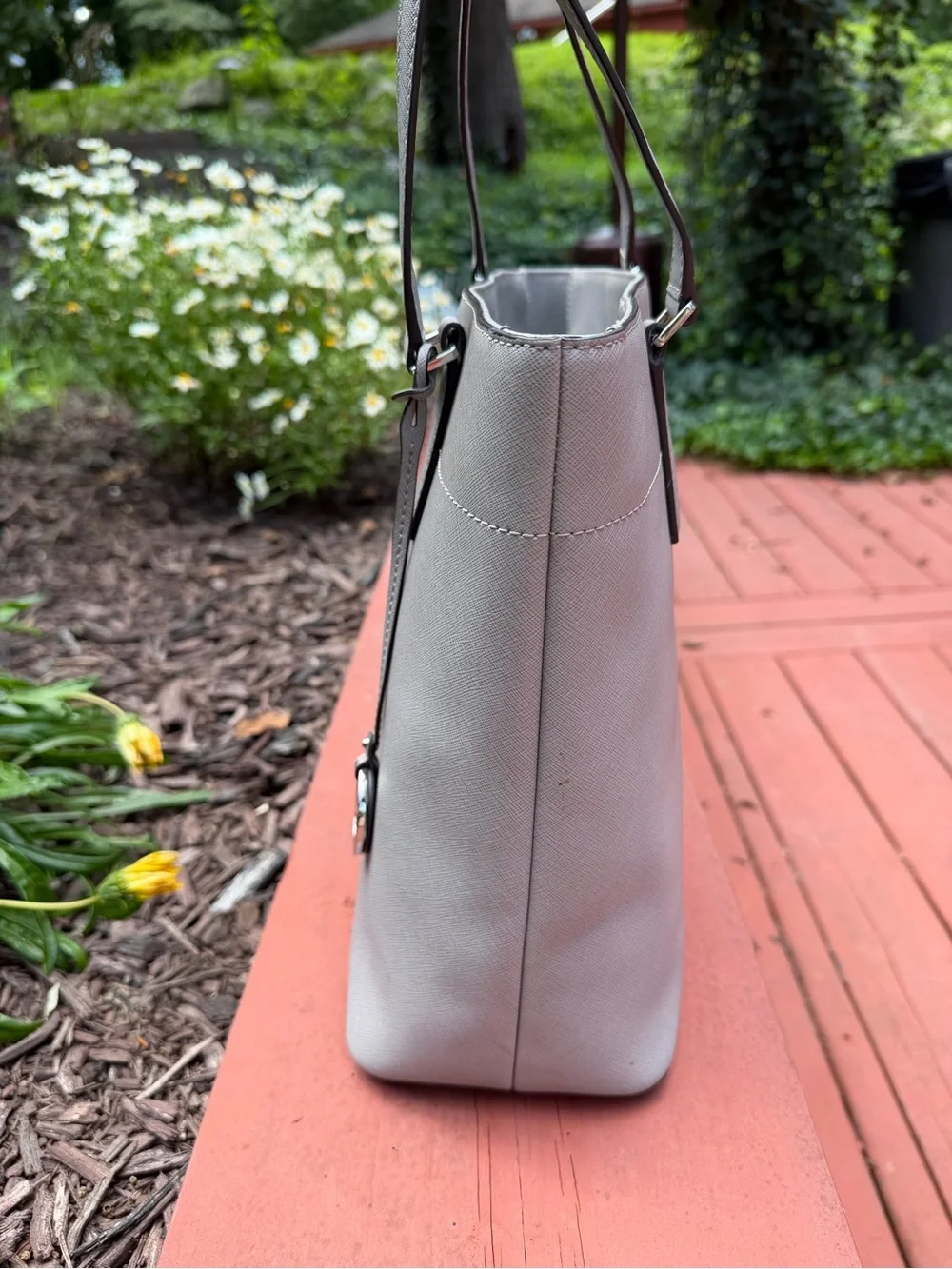 Michael Kors EUC Large Light Gray Saffiano Leather Tote Satchel with Hang Tag
